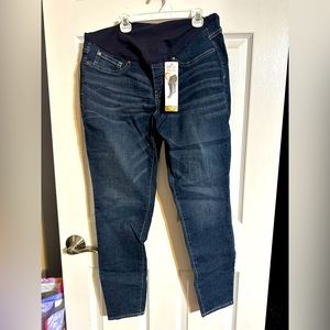 NWT Women’s Maternity Levi Strauss Skinny Jeans, L